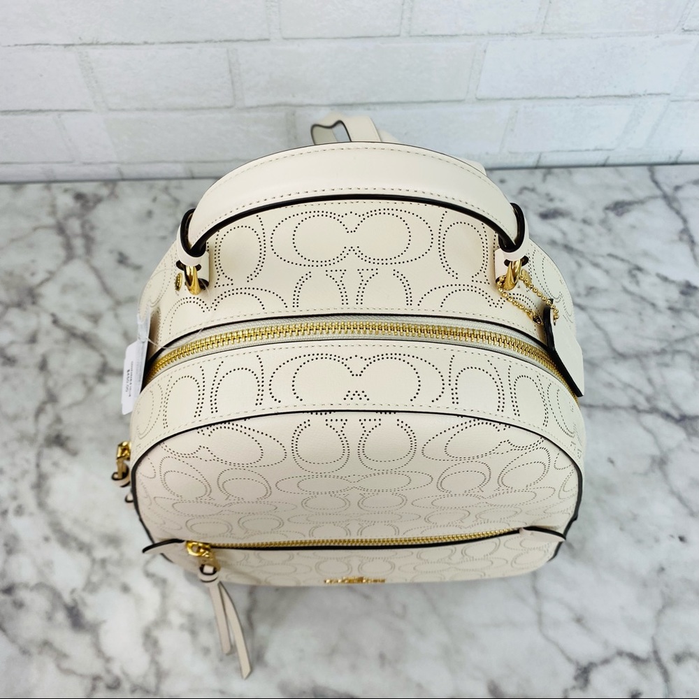 Coach Signature Jordyn Backpack - Picture 4 of 11